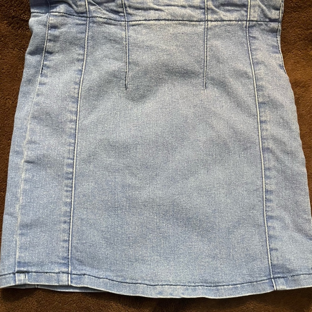 Brandy MelvilleLight Wash Denim Mini Skirt size S